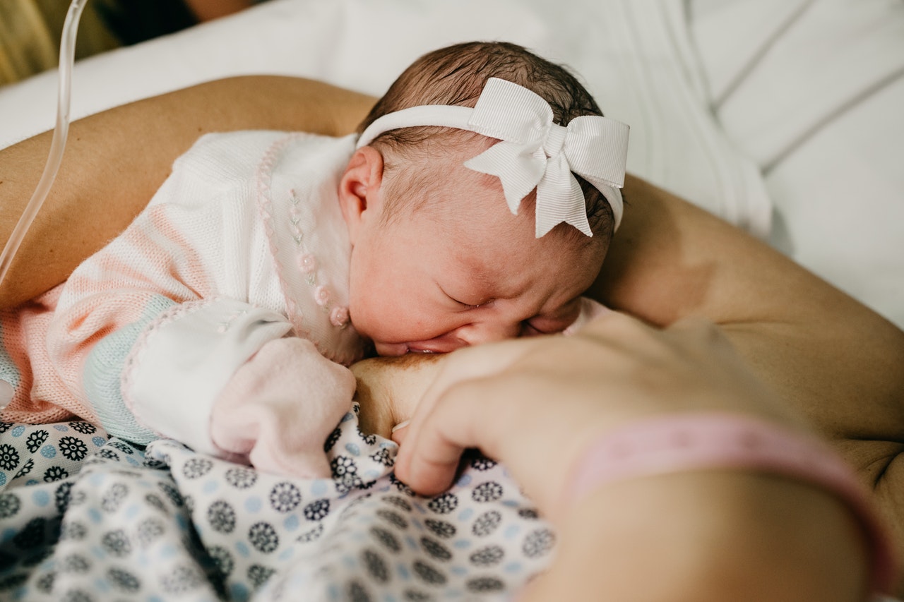 WHAT IS THE DIFFERENCE BETWEEN COLOSTRUM AND BREAST MILK?